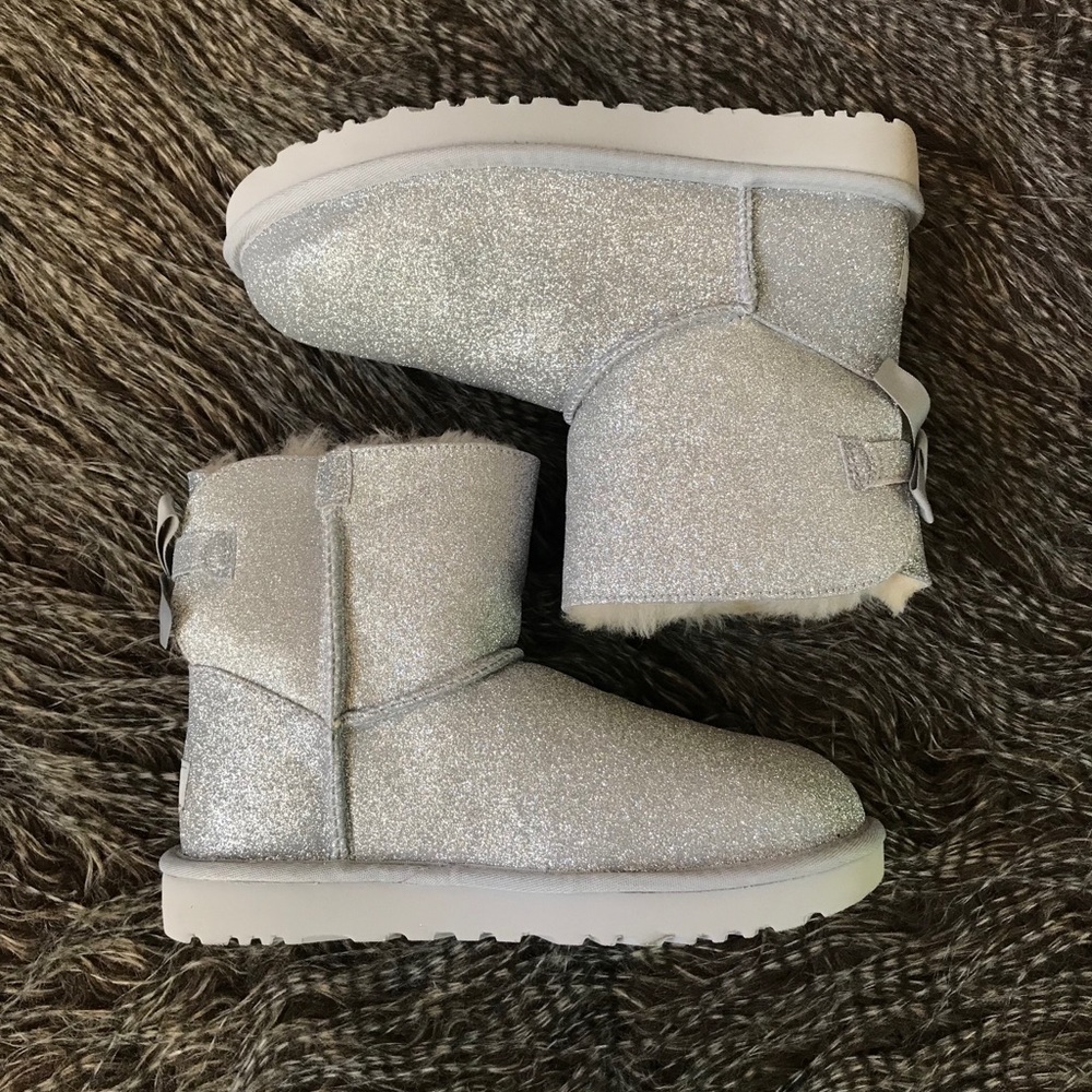 UGG Mini Bailey Bow Sparkle Boots - Picture 2 of 6